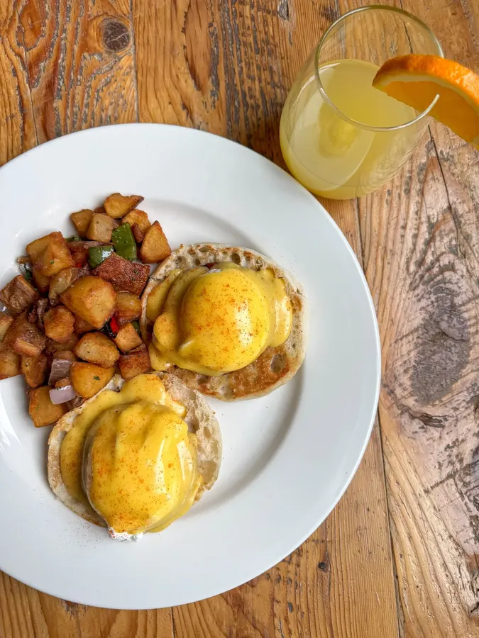 Eggs Benedict with home fries